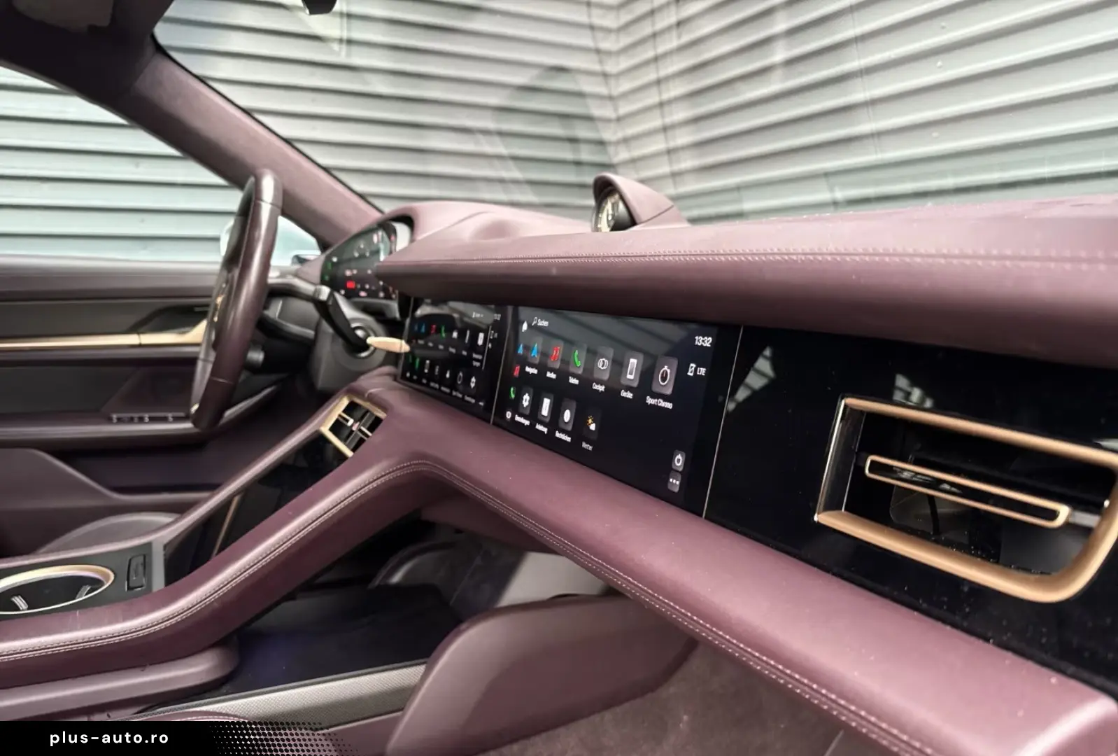 PORSCHE Taycan Turbo S Matrix 360 PassDisplay