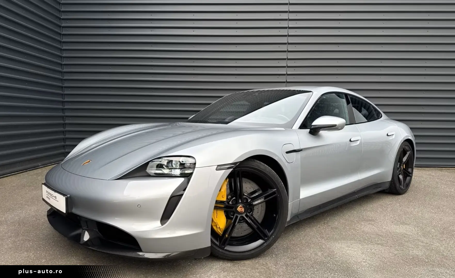 PORSCHE Taycan Turbo S Matrix 360 PassDisplay