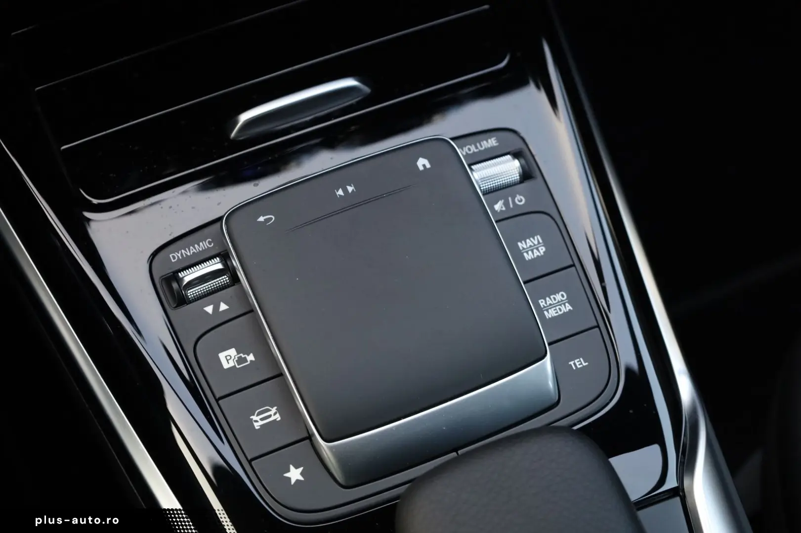 MERCEDES-BENZ CLA 45 S AMG 4Matic LEDER BURMESTER M-LED 360