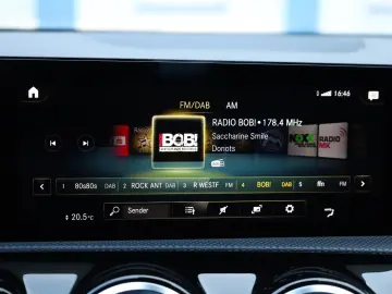 MERCEDES-BENZ CLA 45 S AMG 4Matic LEDER BURMESTER M-LED 360