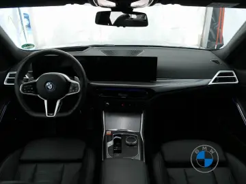 BMW 330e xDrive Limousine M Sport 19  LED Ambiente