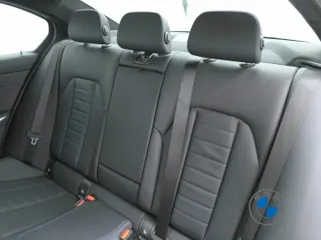 BMW 330e xDrive Limousine M Sport 19  LED Ambiente