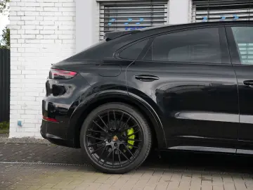PORSCHE E-Hybrid Coupé PLATINUM-SPORTDESIGN-ACC-AHK-VOLL