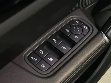 PORSCHE Cayenne Coupe E-Hybrid  Bose Sport Design Pano