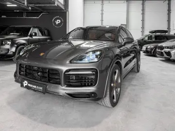 PORSCHE Cayenne Coupe E-Hybrid Panorama 22
