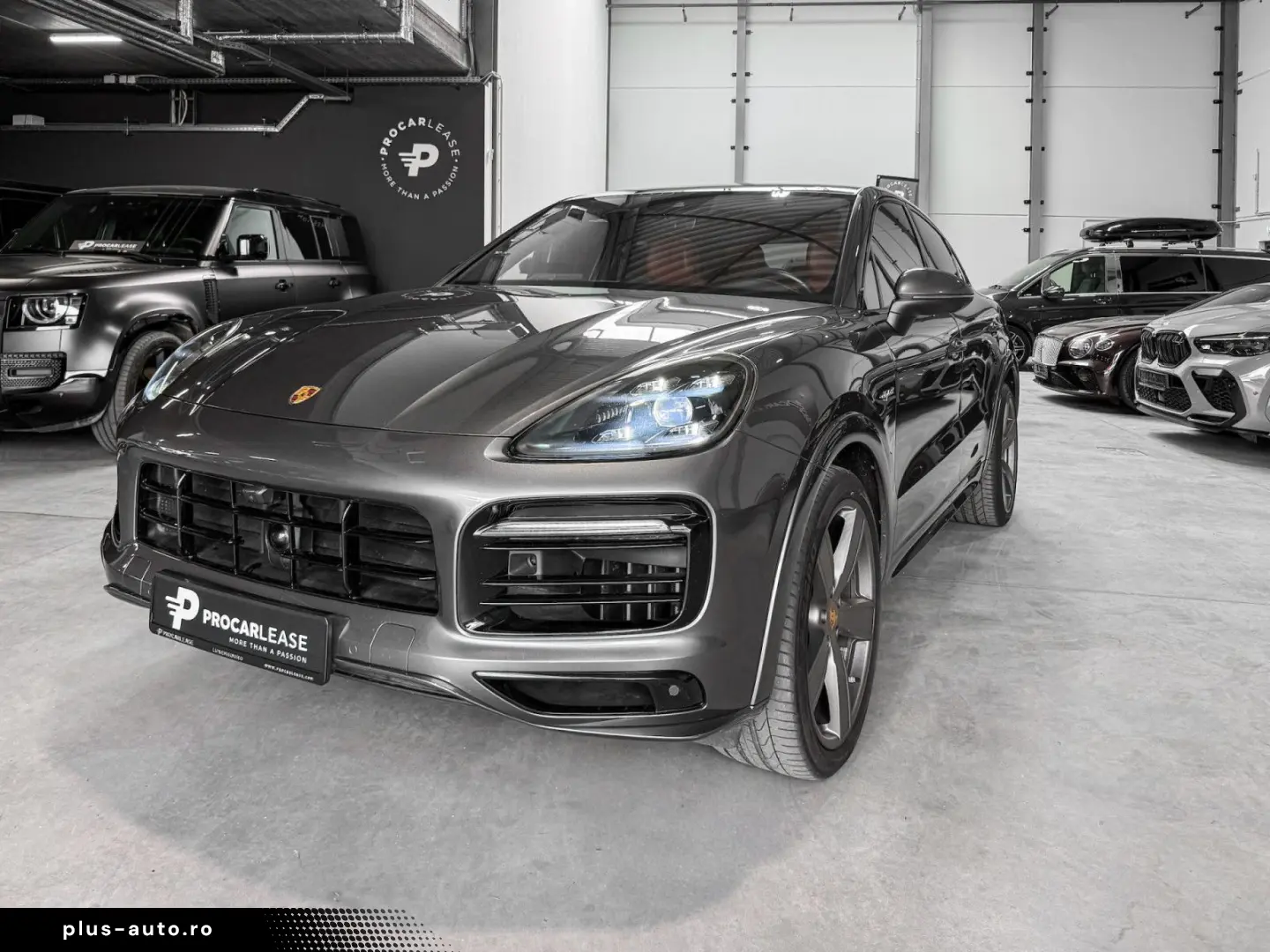 PORSCHE Cayenne Coupe E-Hybrid Panorama 22