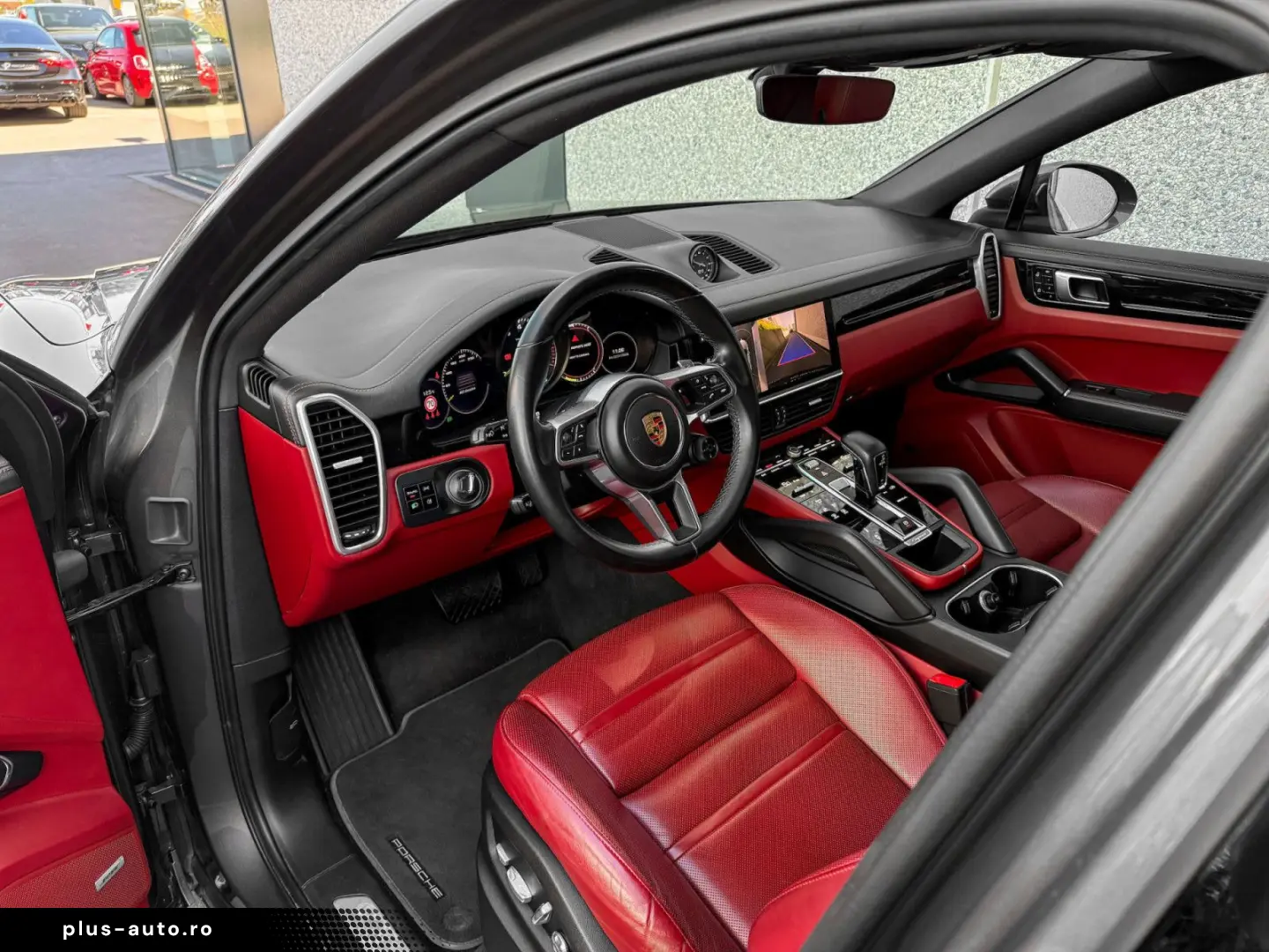PORSCHE Cayenne Coupe E-Hybrid Panorama 22