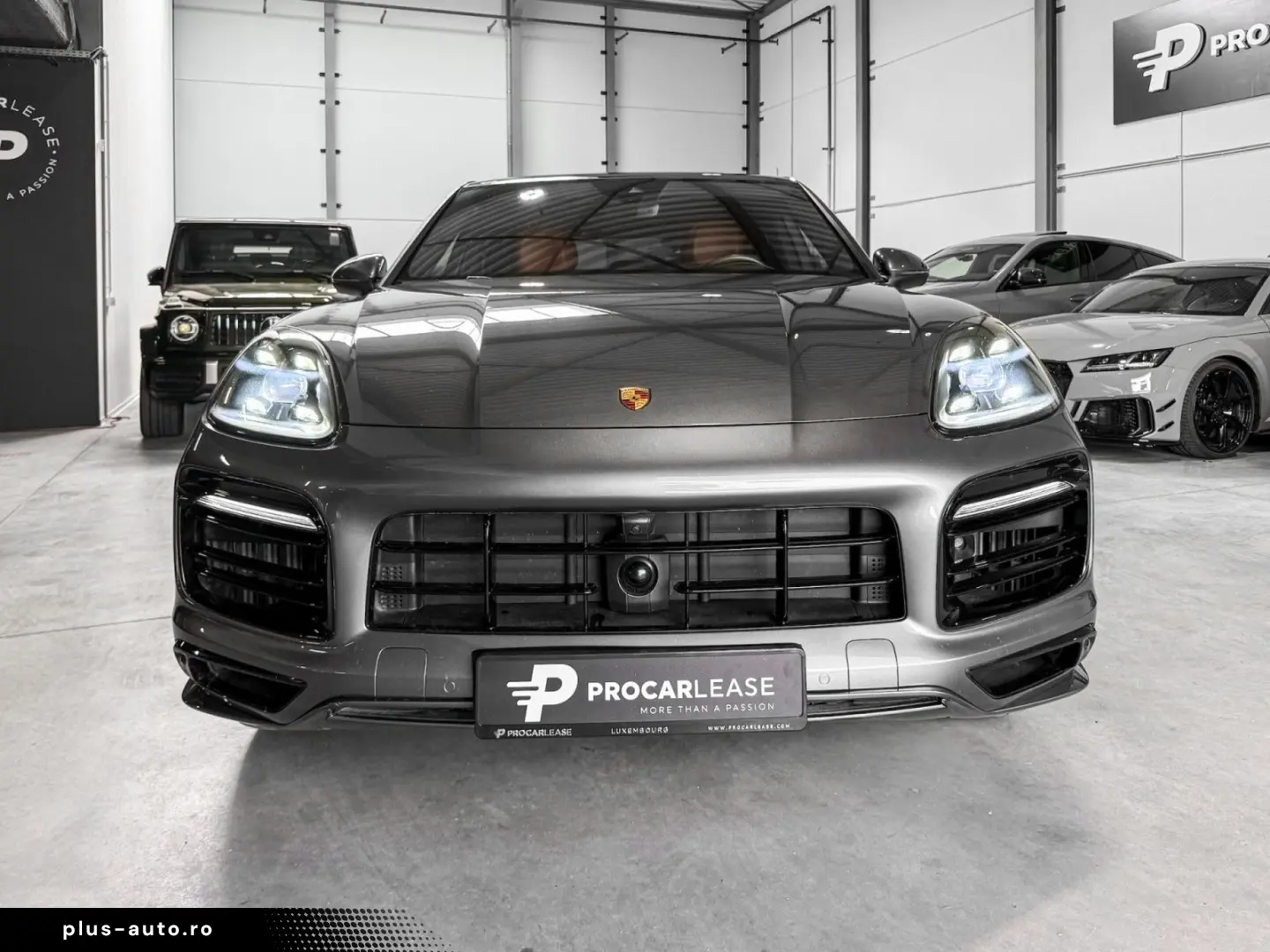 PORSCHE Cayenne Coupe E-Hybrid Panorama 22