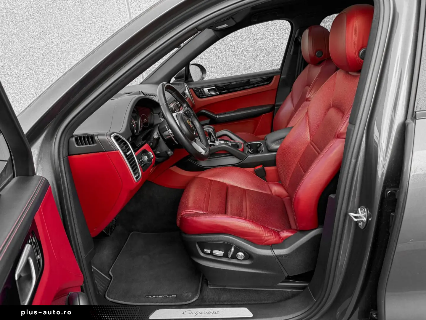 PORSCHE Cayenne Coupe E-Hybrid Panorama 22