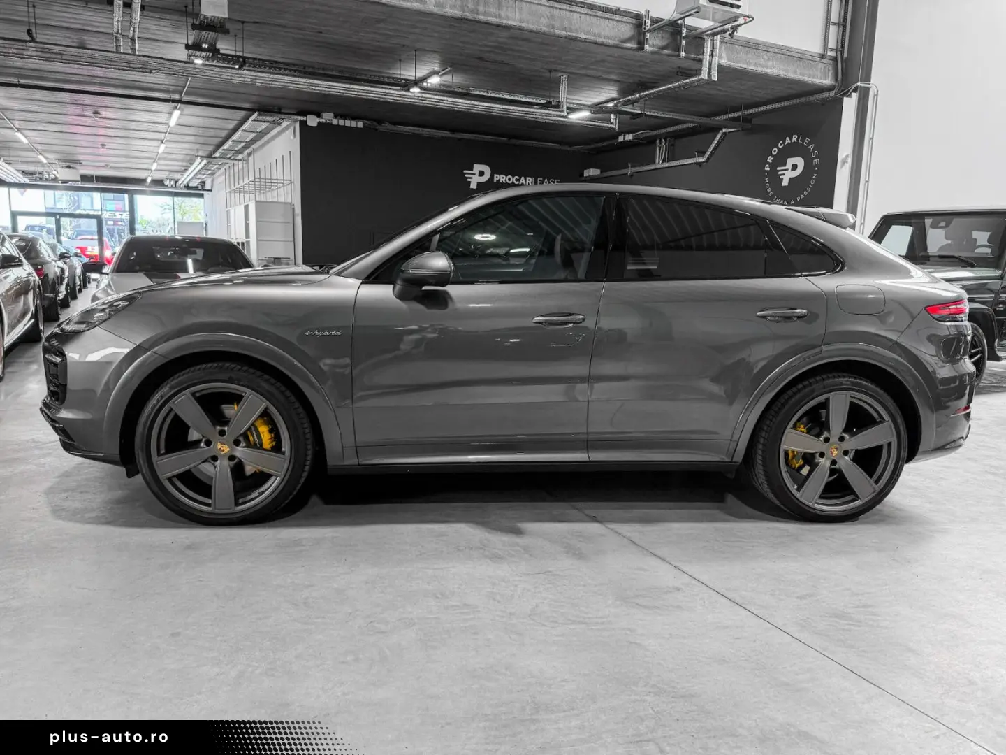 PORSCHE Cayenne Coupe E-Hybrid Panorama 22