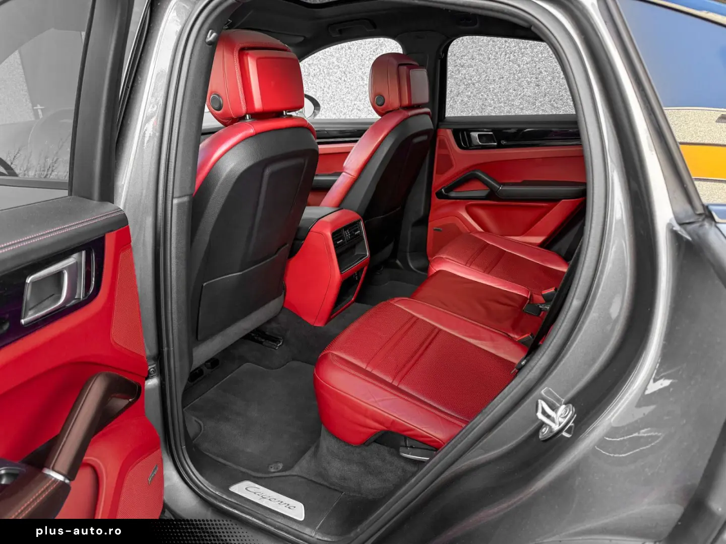 PORSCHE Cayenne Coupe E-Hybrid Panorama 22