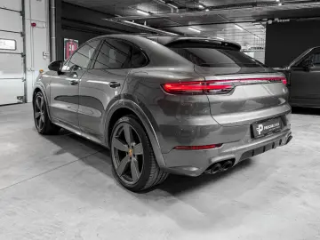 PORSCHE Cayenne Coupe E-Hybrid Panorama 22