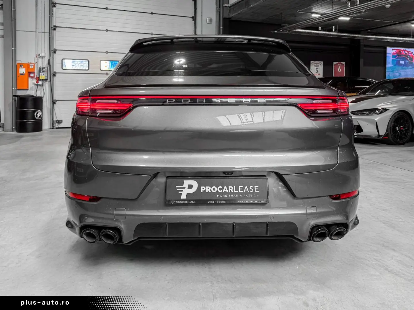 PORSCHE Cayenne Coupe E-Hybrid Panorama 22