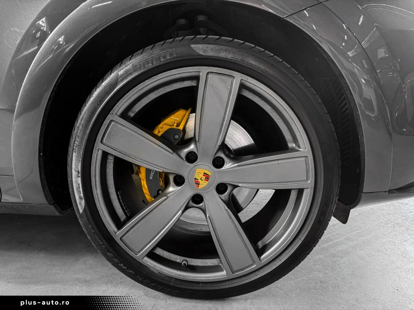 PORSCHE Cayenne Coupe E-Hybrid Panorama 22