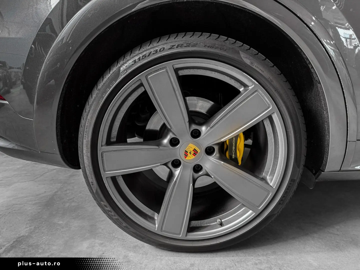 PORSCHE Cayenne Coupe E-Hybrid Panorama 22