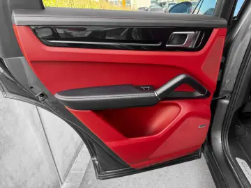 PORSCHE Cayenne Coupe E-Hybrid Panorama 22