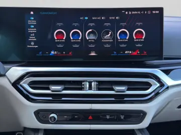 BMW M4 Competition Coupé M Drivers Drive-Parkassist