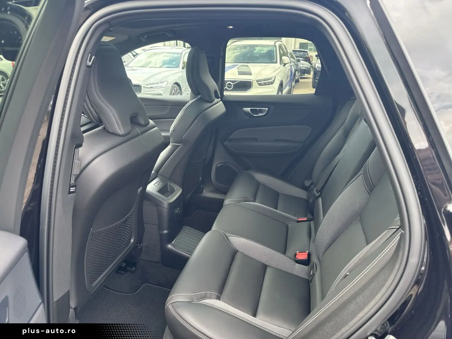 VOLVO XC60 T8 Ultra Dark Recharge Plug-In Hybrid AWD H