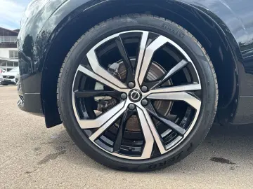 VOLVO XC60 T8 Ultra Dark Recharge Plug-In Hybrid AWD H