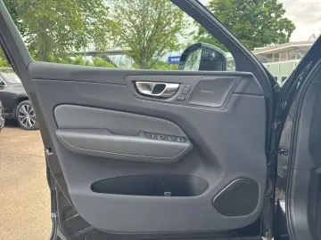 VOLVO XC60 T8 Ultra Dark Recharge Plug-In Hybrid AWD H