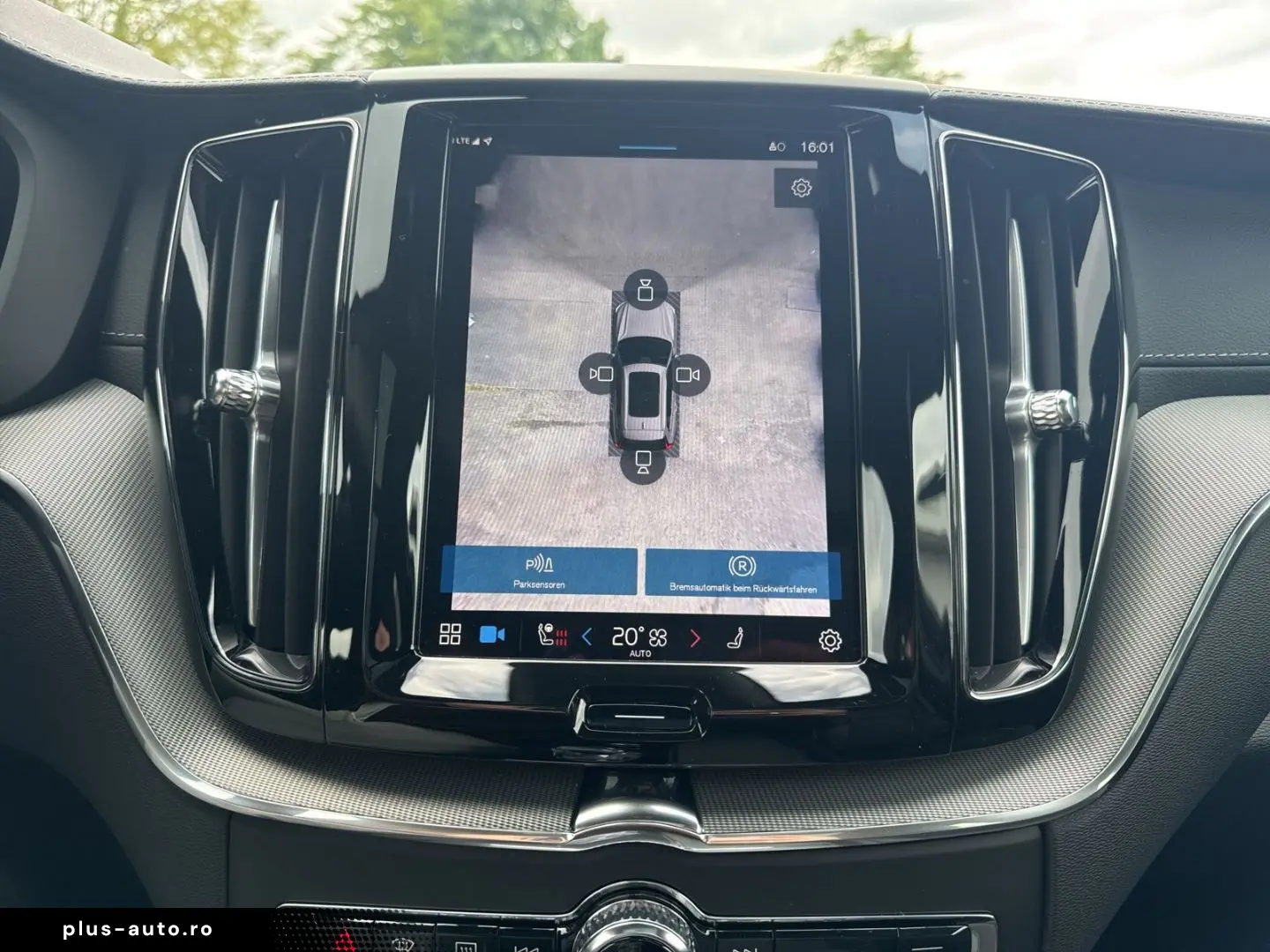 VOLVO XC60 T8 Ultra Dark Recharge Plug-In Hybrid AWD H