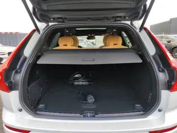 VOLVO XC60 T6 Ultra Dark Plug-In Hybrid AWD EU6e Luftf