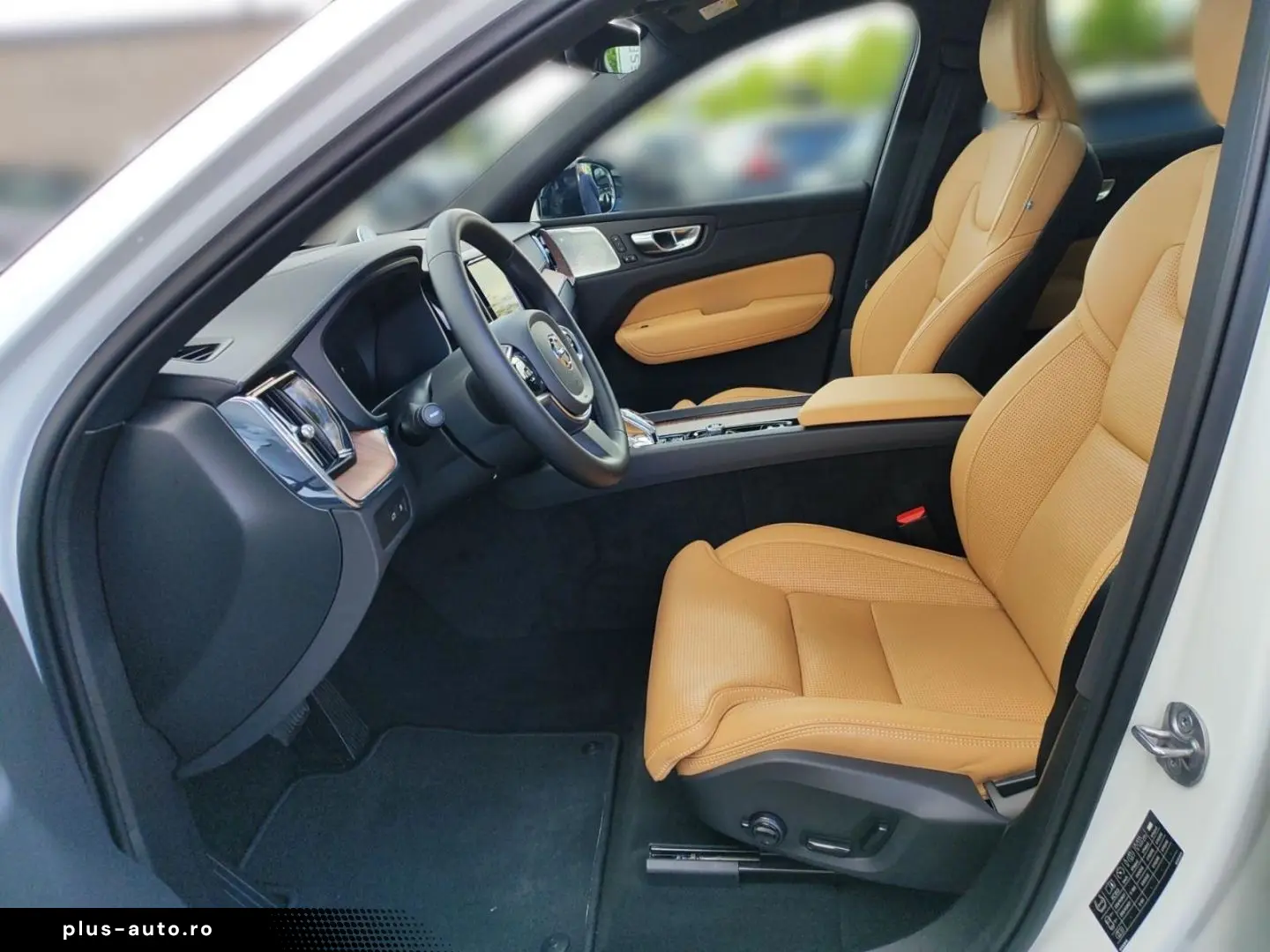VOLVO XC60 T6 Ultra Dark Plug-In Hybrid AWD EU6e Luftf