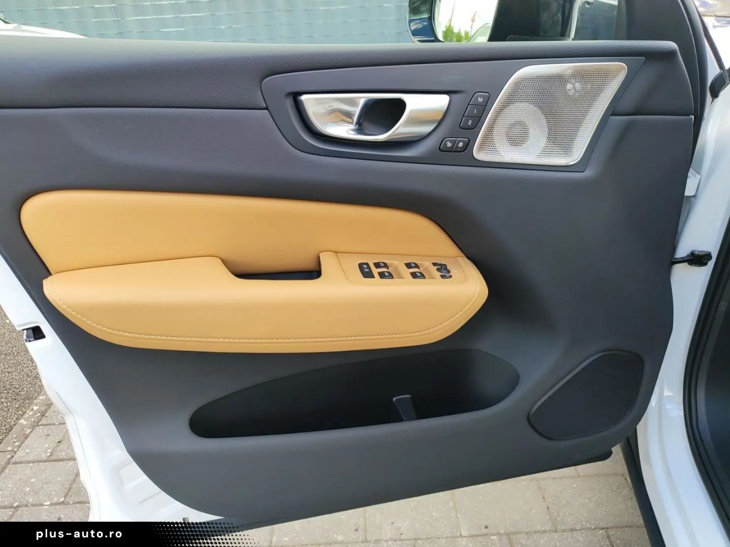 VOLVO XC60 T6 Ultra Dark Plug-In Hybrid AWD EU6e Luftf