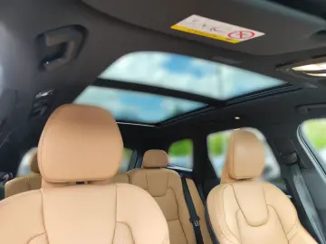 VOLVO XC60 T6 Ultra Dark Plug-In Hybrid AWD EU6e Luftf