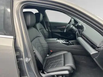 BMW 550e xDrive