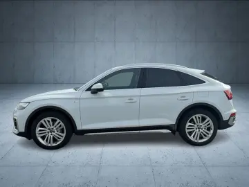 AUDI Q5 Sportback TFSI e S line business qu S tr HUD