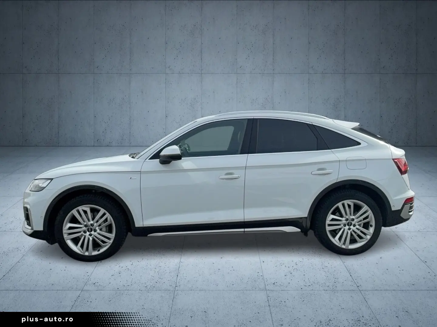 AUDI Q5 Sportback TFSI e S line business qu S tr HUD