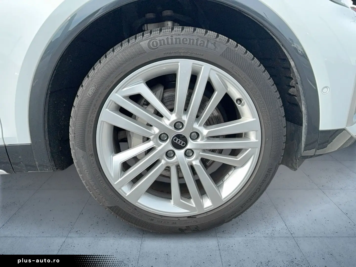 AUDI Q5 Sportback TFSI e S line business qu S tr HUD