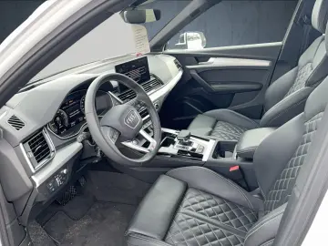 AUDI Q5 Sportback TFSI e S line business qu S tr HUD