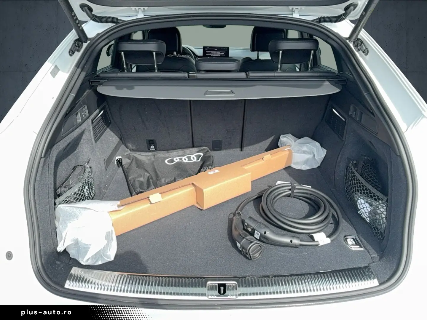 AUDI Q5 Sportback TFSI e S line business qu S tr HUD