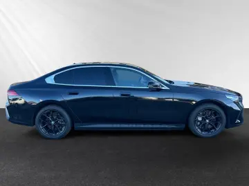 BMW 550e xDrive Panorama