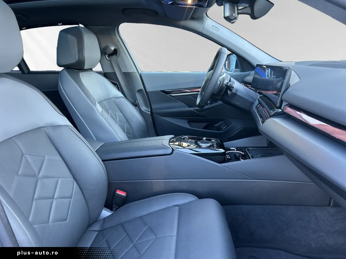 BMW 550e xDrive Panorama