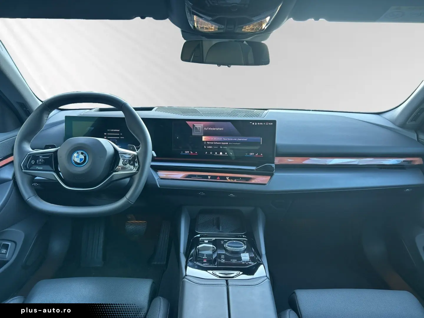 BMW 550e xDrive Panorama
