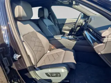 BMW 550e xDrive M Sport P