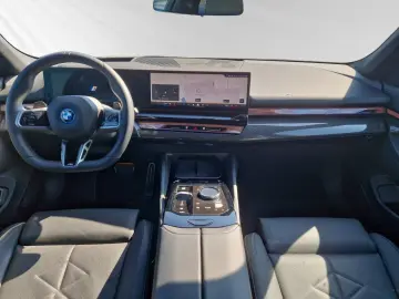 BMW 550e xDrive M Sport P
