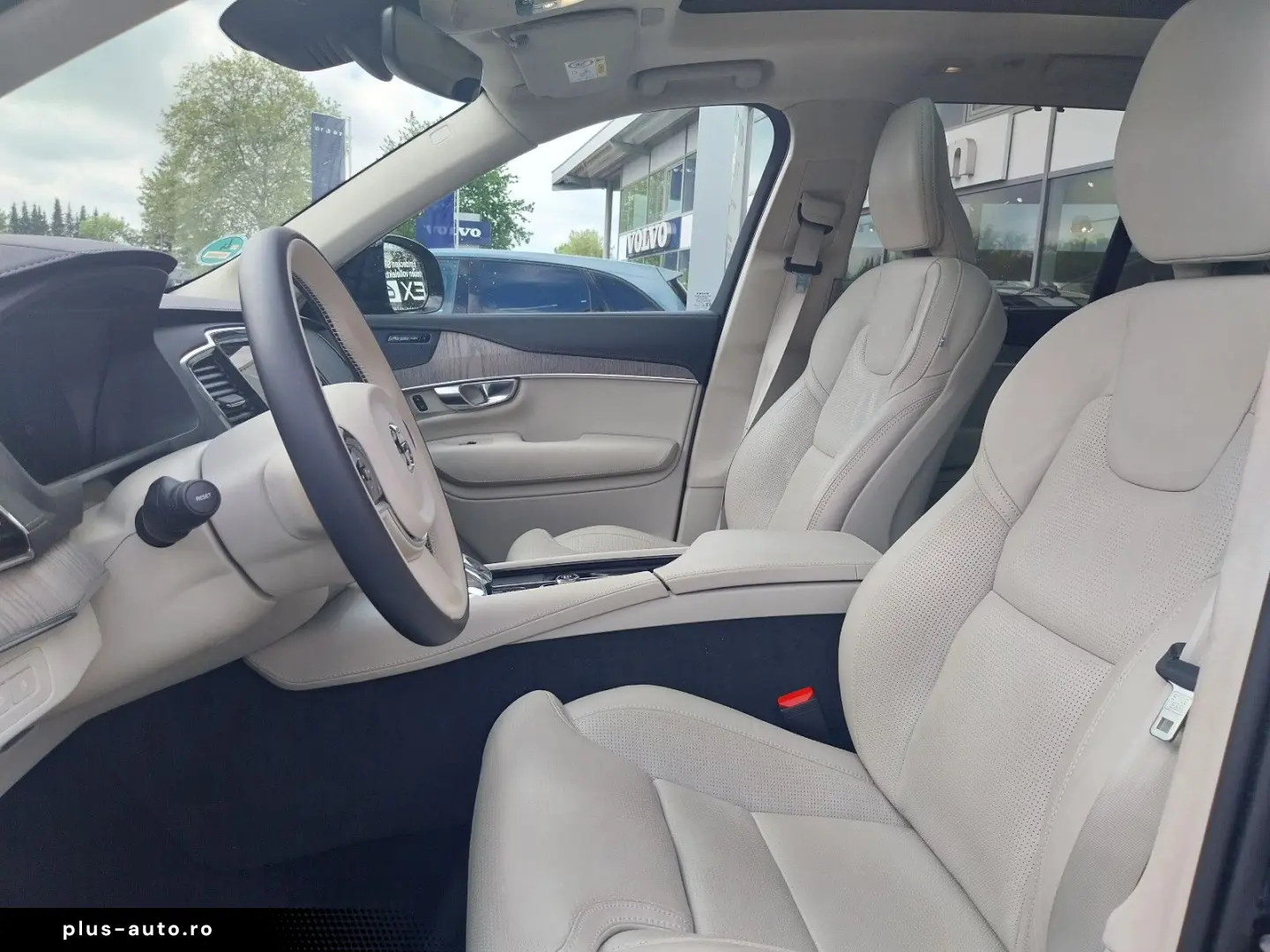 VOLVO XC90 T8  Ultra Dark Recharge Plug-In Hybrid AWD