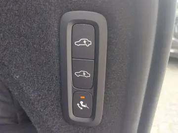 VOLVO XC90 T8  Ultra Dark Recharge Plug-In Hybrid AWD