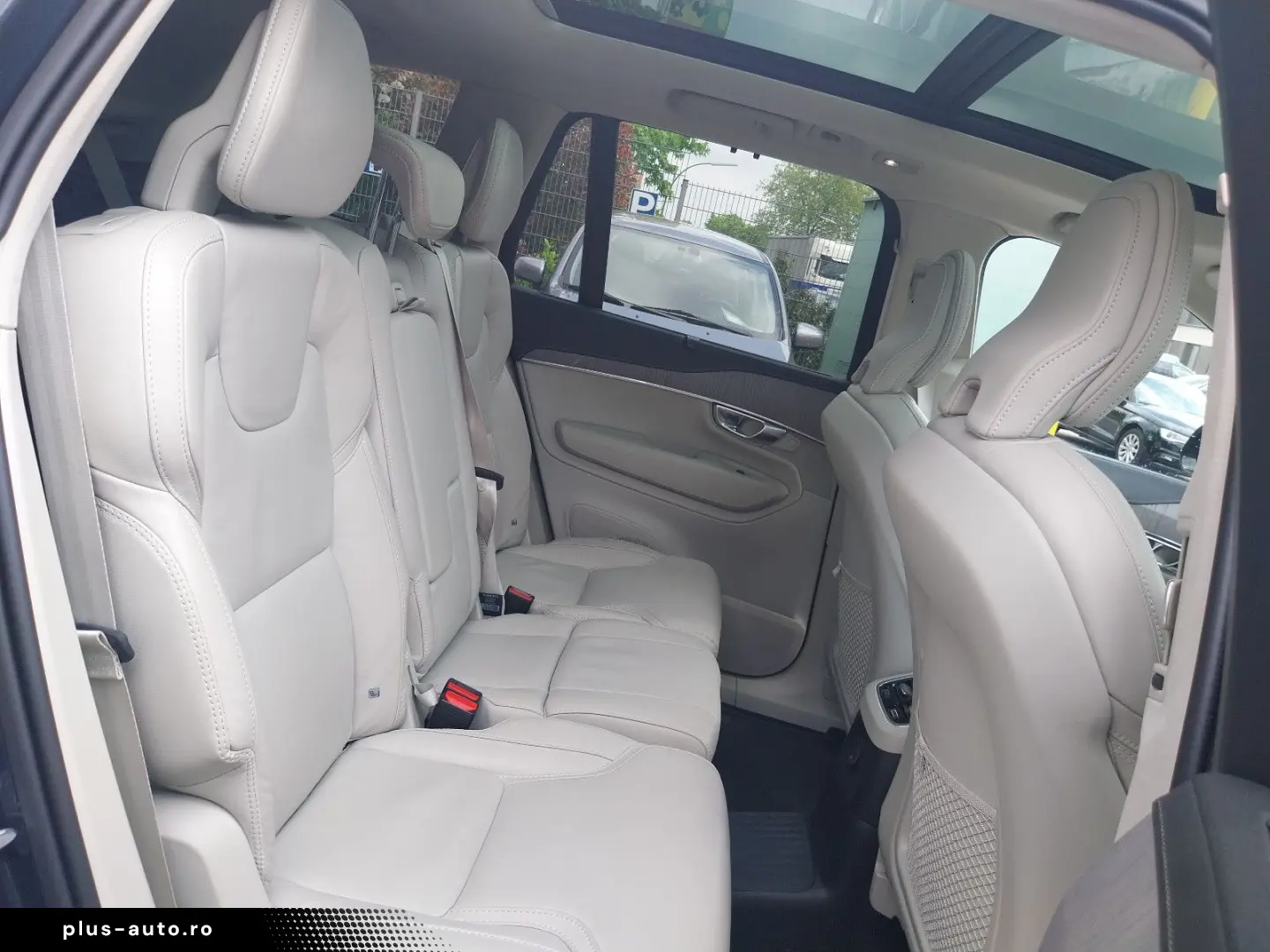 VOLVO XC90 T8  Ultra Dark Recharge Plug-In Hybrid AWD