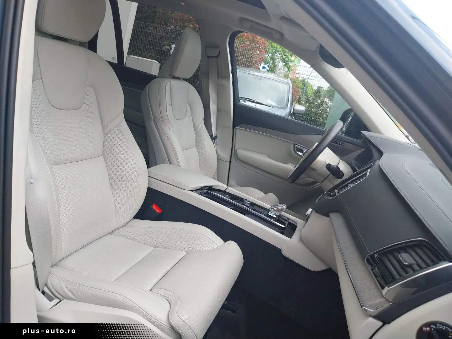 VOLVO XC90 T8  Ultra Dark Recharge Plug-In Hybrid AWD