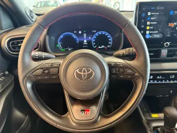 TOYOTA Yaris GR Sport 15 Jahre Relax Garantie