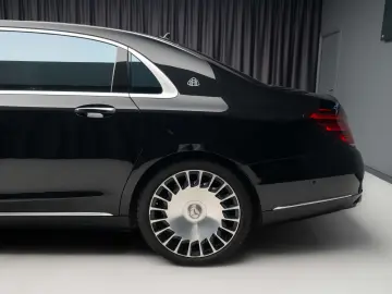 Mercedes-Benz S560 4Matic Maybach