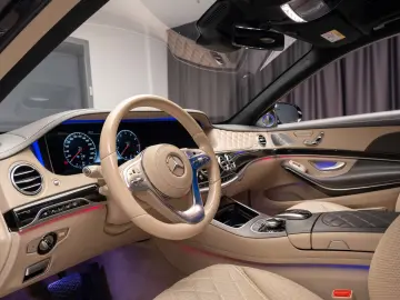Mercedes-Benz S560 4Matic Maybach
