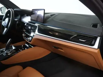 BMW SERIES 5 2.0 530e AT