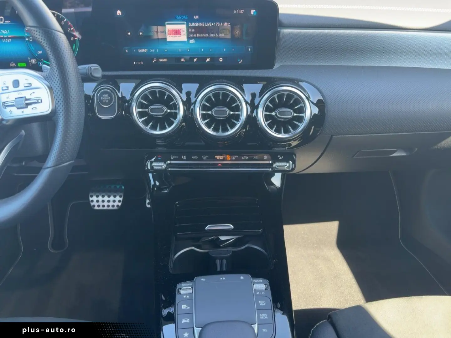 MERCEDES-BENZ CLA 250 e AMG Pano Multibeam Memo