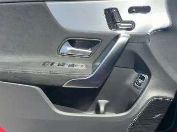 MERCEDES-BENZ CLA 250 e AMG Pano Multibeam Memo